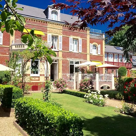 Villa La Gloriette Bed & Breakfast 4*