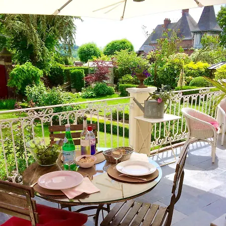 Villa La Gloriette Bed & Breakfast 4*