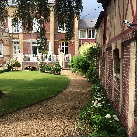 Villa La Gloriette Bed & Breakfast 4*